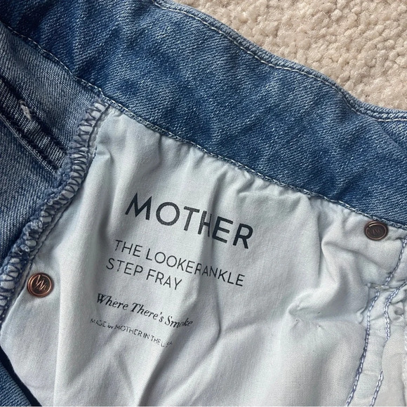 Mother Denim Looker Step Ankle Fray Jeans in Where There's Smoke - Picture 5 of 9